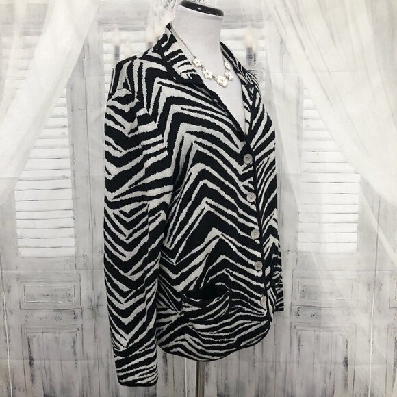 Chicos Size 2 Large Silk Cotton Button Knit Cardigan Jacket Black White Zebra - Picture 5 of 9